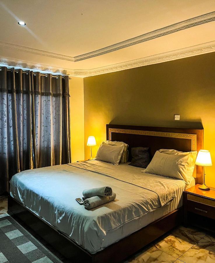Cascade Hotel Lapaz Екстериор снимка