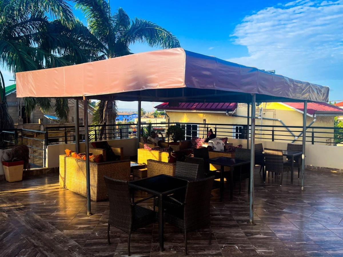 Cascade Hotel Lapaz Екстериор снимка
