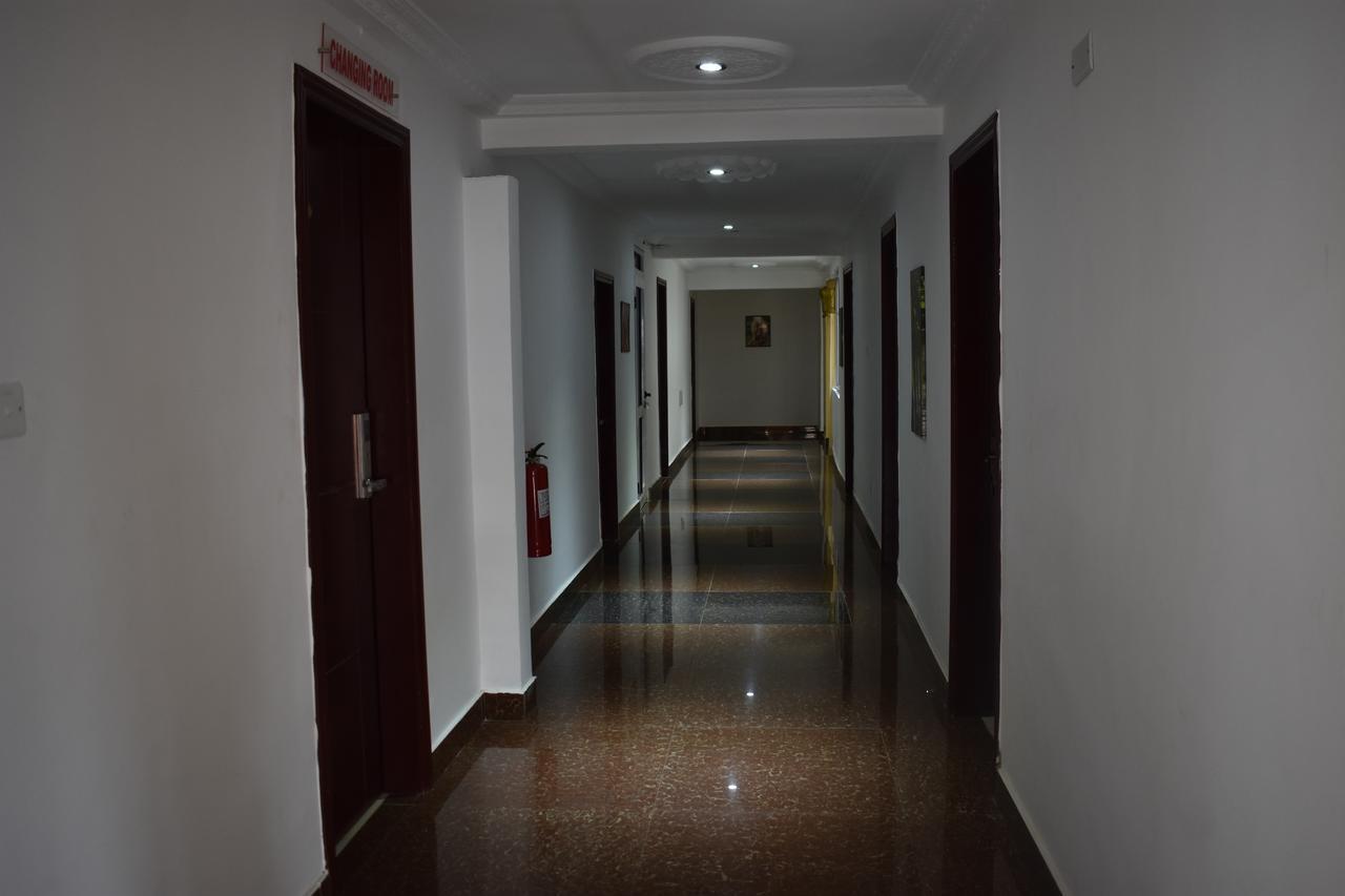Cascade Hotel Lapaz Екстериор снимка