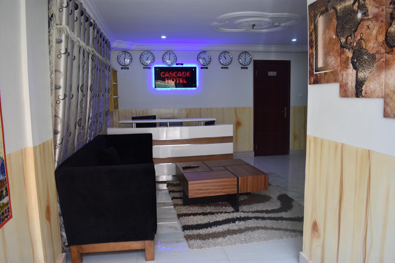 Cascade Hotel Lapaz Екстериор снимка