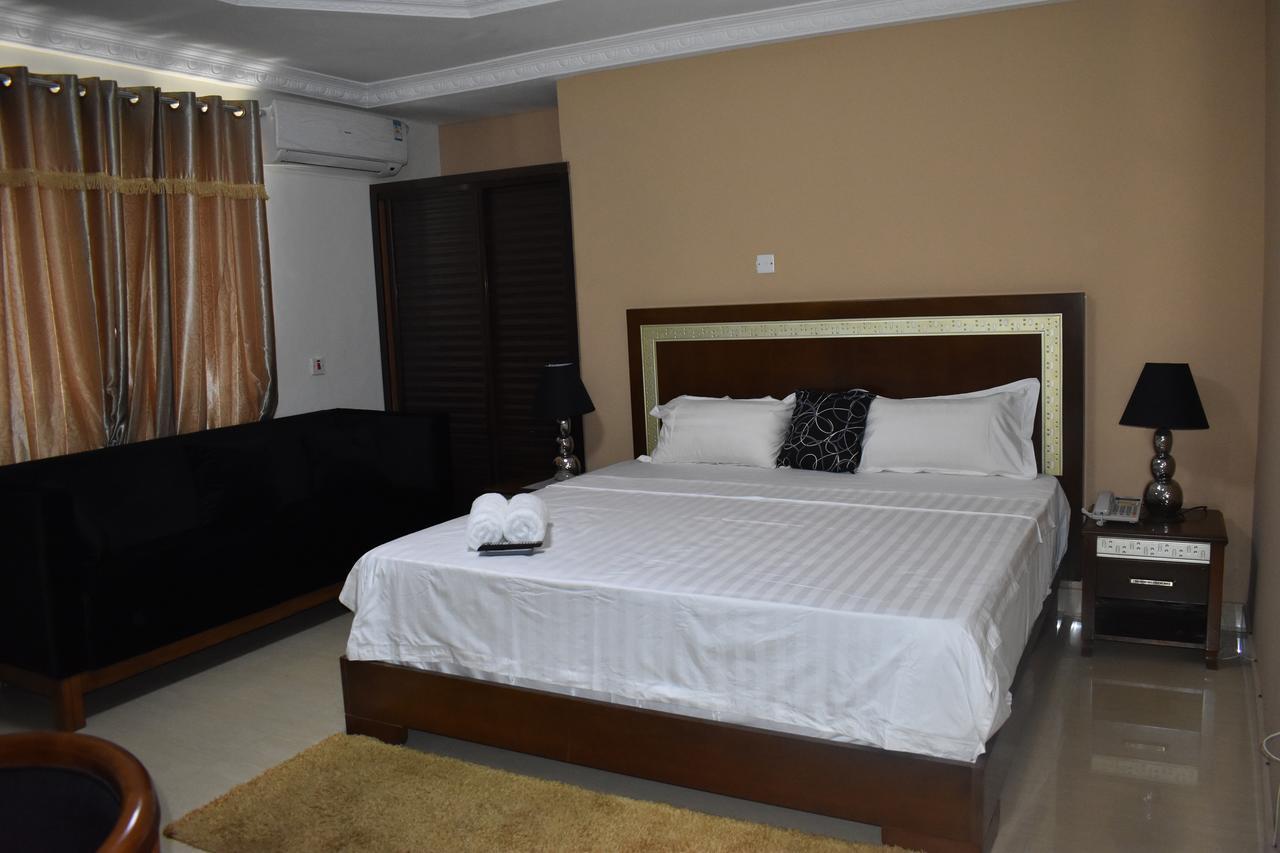 Cascade Hotel Lapaz Екстериор снимка