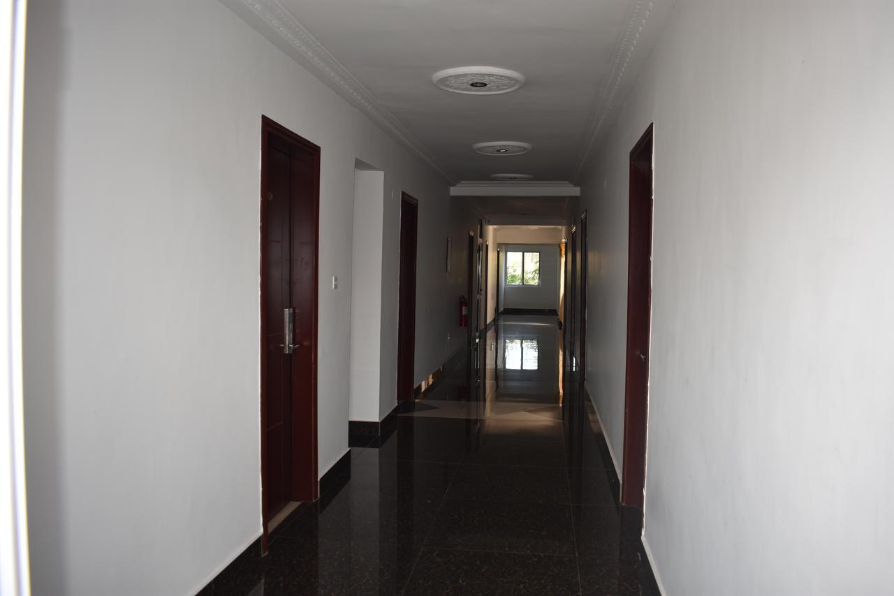 Cascade Hotel Lapaz Екстериор снимка