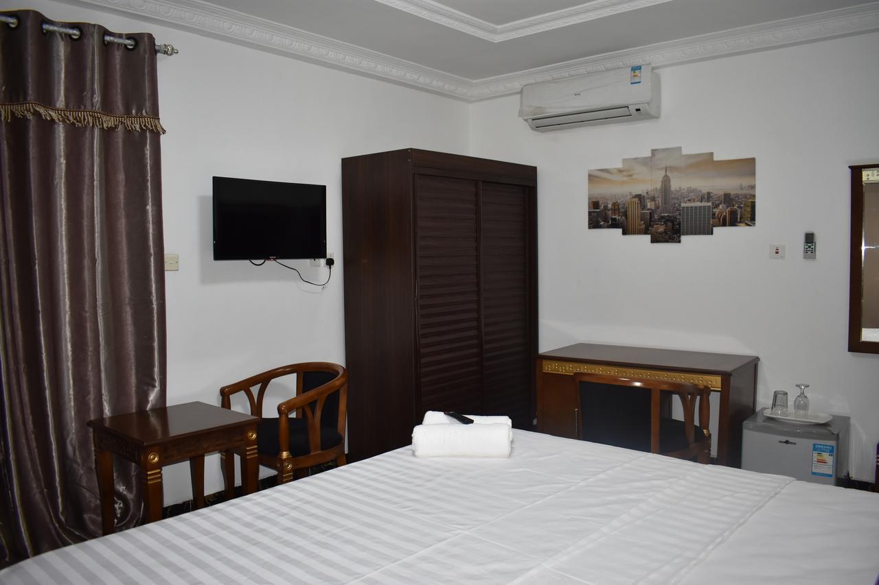 Cascade Hotel Lapaz Екстериор снимка